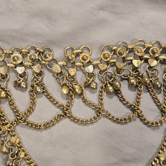 Kuchi-style belly dancing belt, decorative waist chain. gold-tone. metal dangles - Picture 6 of 8